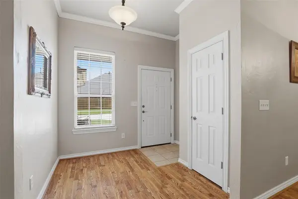 301 E Ostin TER, Mustang, OK 73064