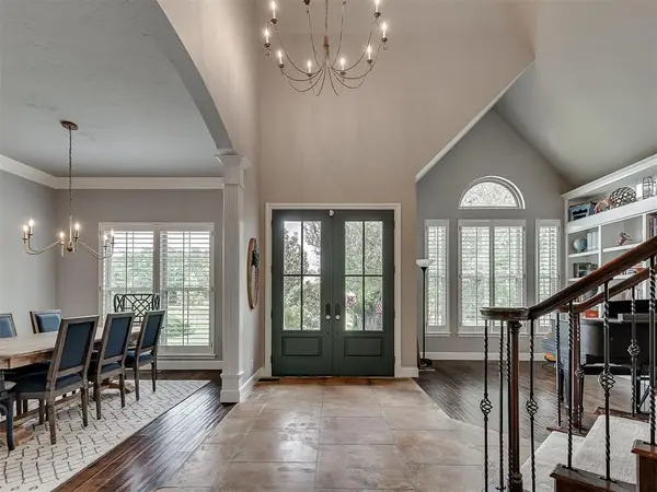10049 Hidden Hollow LN, Oklahoma City, OK 73151