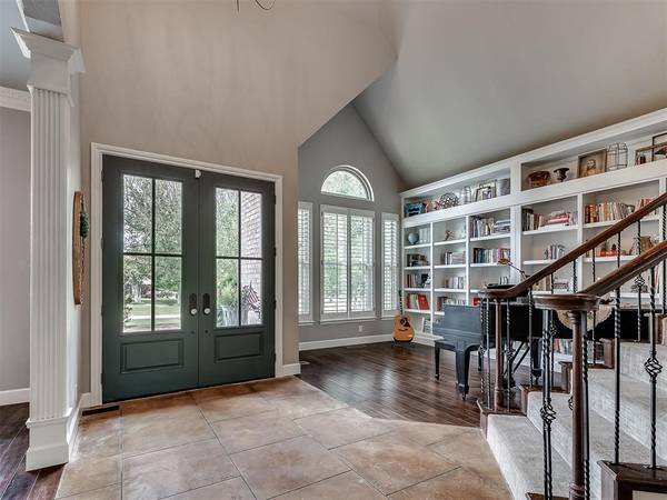 10049 Hidden Hollow LN, Oklahoma City, OK 73151