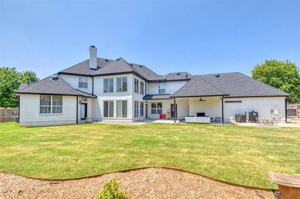 800 NW 145th CIR, Edmond, OK 73013