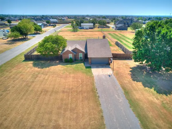 524 NE Antelope ST, Piedmont, OK 73078