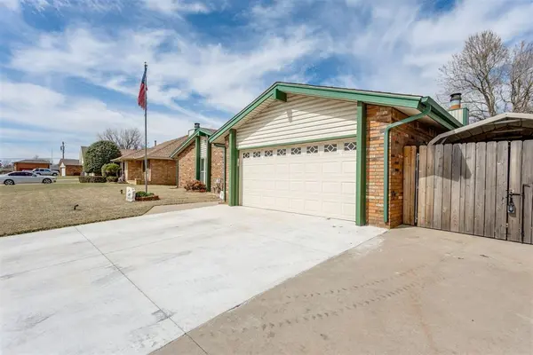 113 E Snowmass DR, Yukon, OK 73099