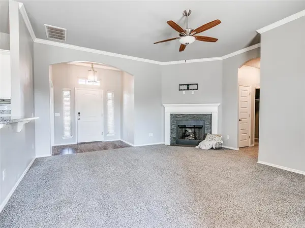 708 Redvine RD, Yukon, OK 73099