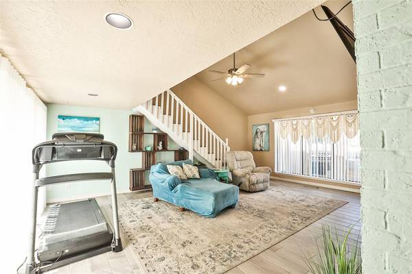 225 SE 28th ST, Moore, OK 73160