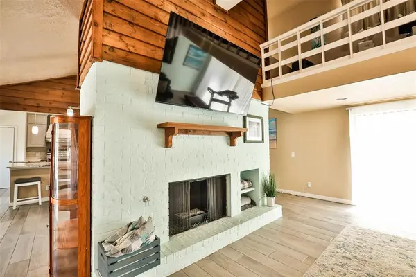 225 SE 28th ST, Moore, OK 73160