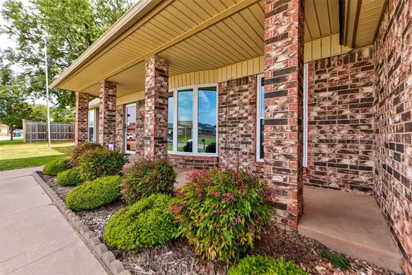 11504 Mackel DR, Oklahoma City, OK 73170