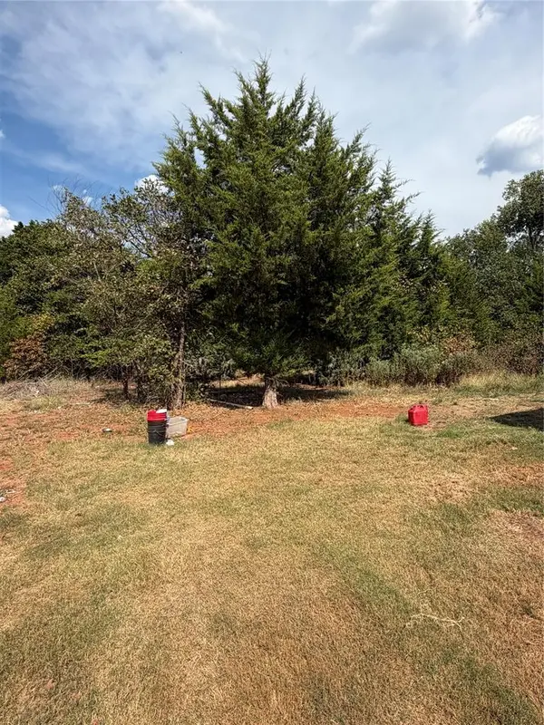 12930 Deer DR, Luther, OK 73054