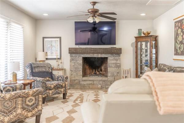 709 Rock Hollow RD, Edmond, OK 73034