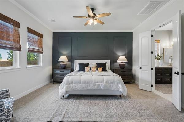 3908 Stone Hill LN, Edmond, OK 73034