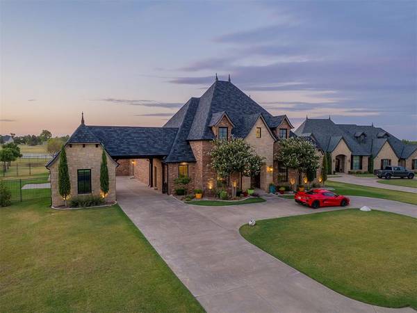 4213 Paloma CIR, Edmond, OK 73012