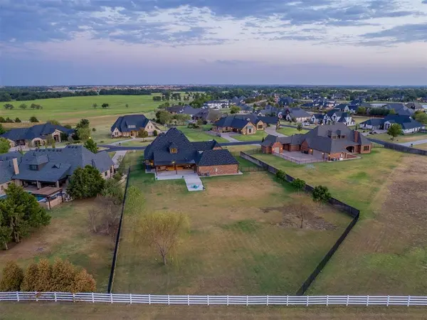 4213 Paloma CIR, Edmond, OK 73012
