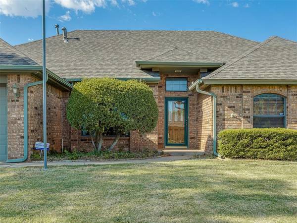 141 E Olympic DR, Yukon, OK 73099