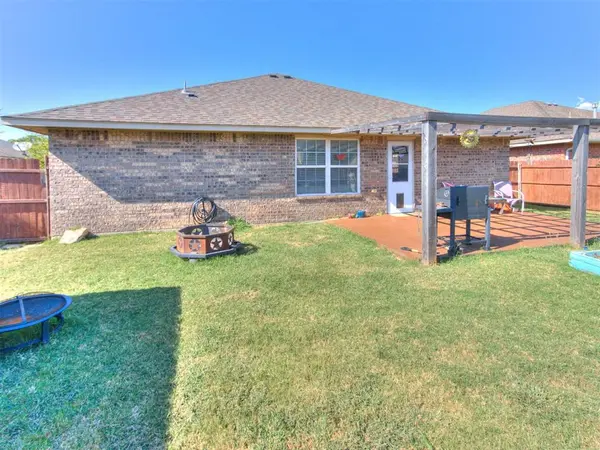 332 W Tecumseh Meadows DR, Norman, OK 73069