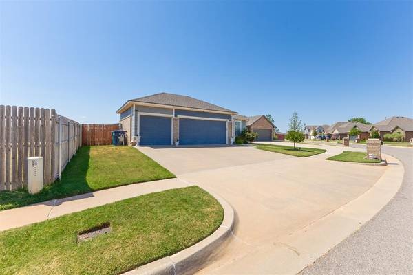 3509 Upland Ridge DR, Yukon, OK 73099