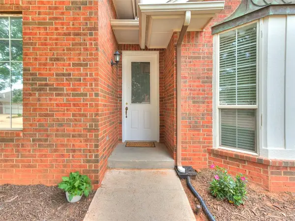 15524 Swallowtail DR, Edmond, OK 73013