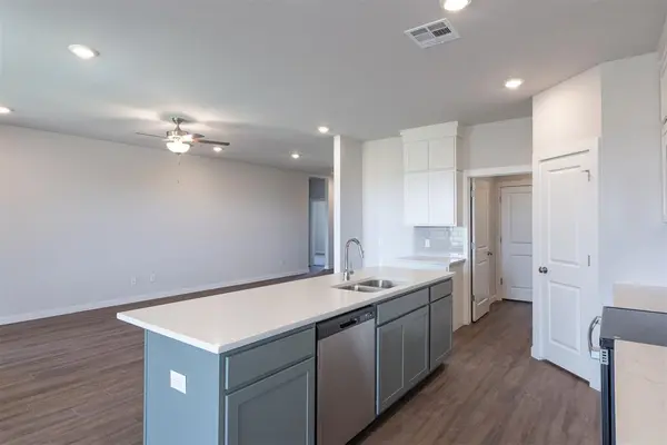 1721 Elm CIR, Tuttle, OK 73089