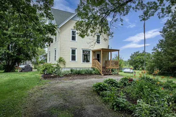 9511 OLD RD,  Fremont,  WI 54940