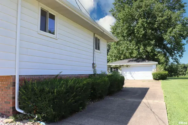 1508 SPRINGFIELD RD, East Peoria, IL 61611