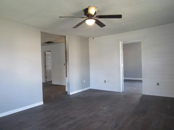 2114 E Cairo Street, Springfield, MO 65802
