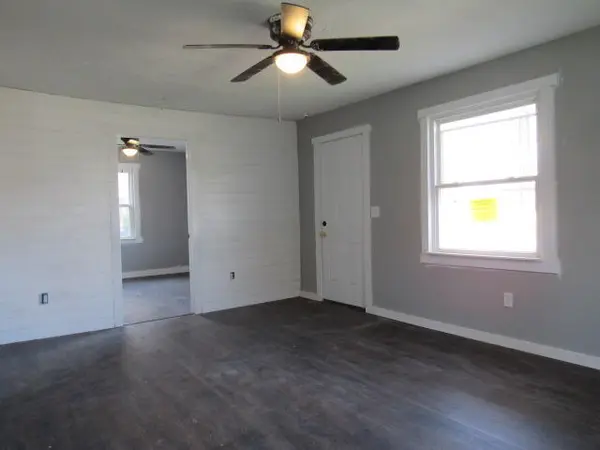 2114 E Cairo Street, Springfield, MO 65802