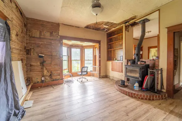 511 E 7th Street, Miller, MO 65707