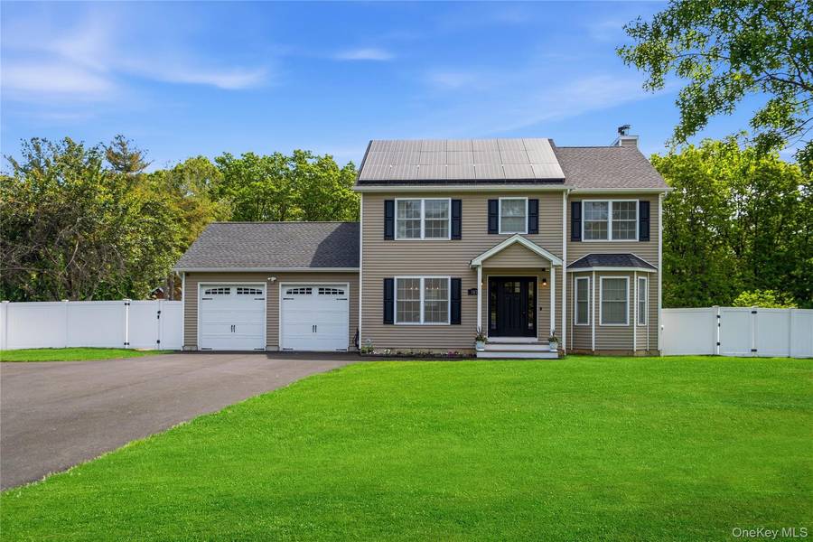 587 Blue Point RD, Holtsville, NY 11742