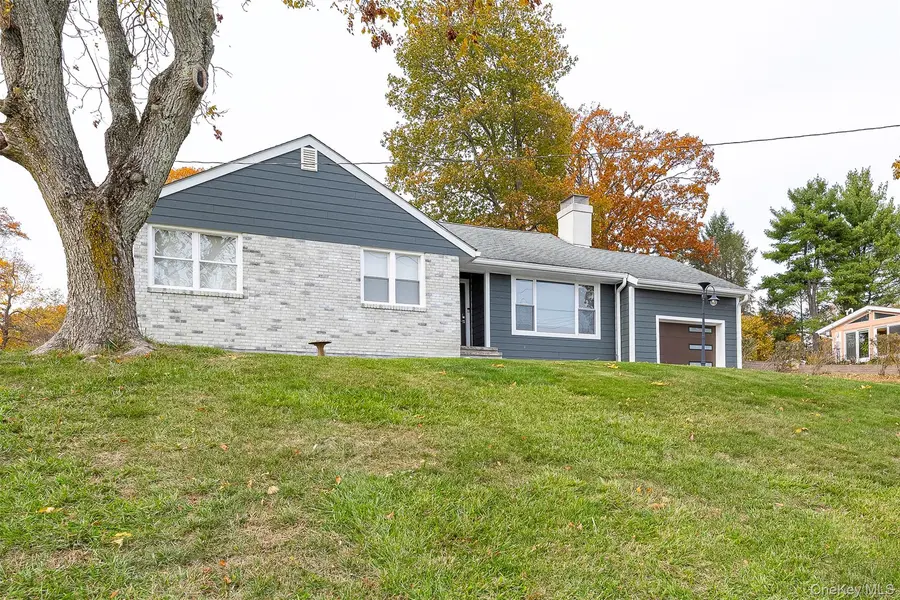 39 Susan DR, Balmville, NY 12550