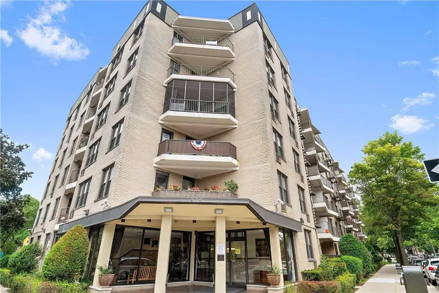 1874 Pelham Pkwy #6H, Bronx, NY 10461