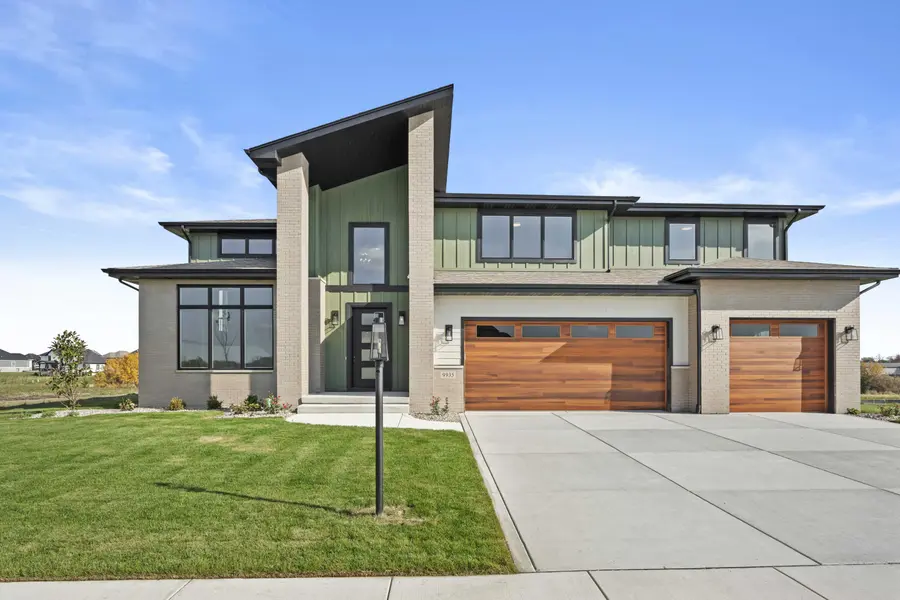 9935 Switch Grass LN, St. John, IN 46373