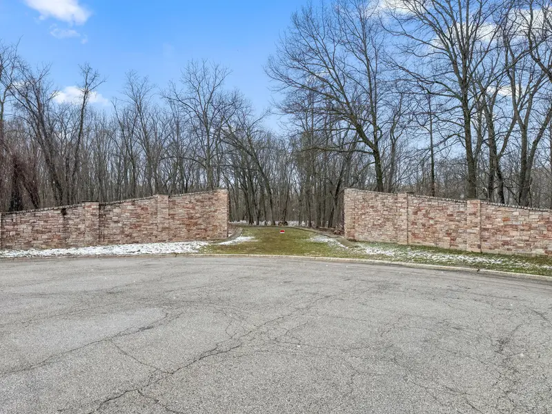 785 W 200, Valparaiso, IN 46385