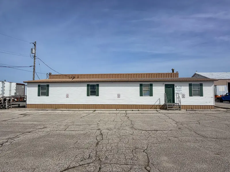 1157 E 150, La Porte, IN 46350