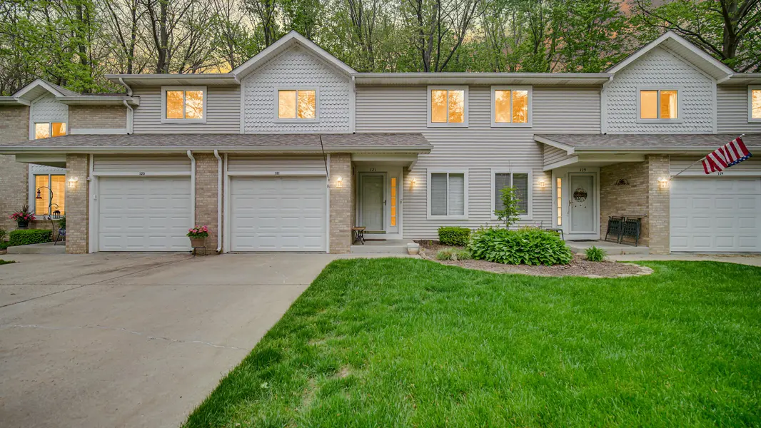121 Indian Ridge DR, Michigan City, IN 46360