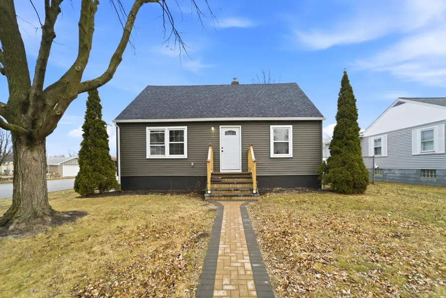 747 N Lafayette ST, Griffith, IN 46319