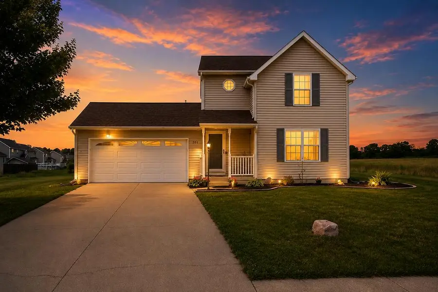 204 Walnut Crossing DR, Walkerton, IN 46574