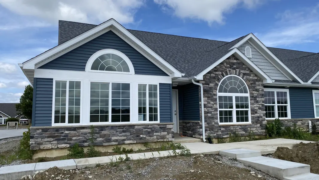 5602 Fountain CIR, Crown Point, IN 46307