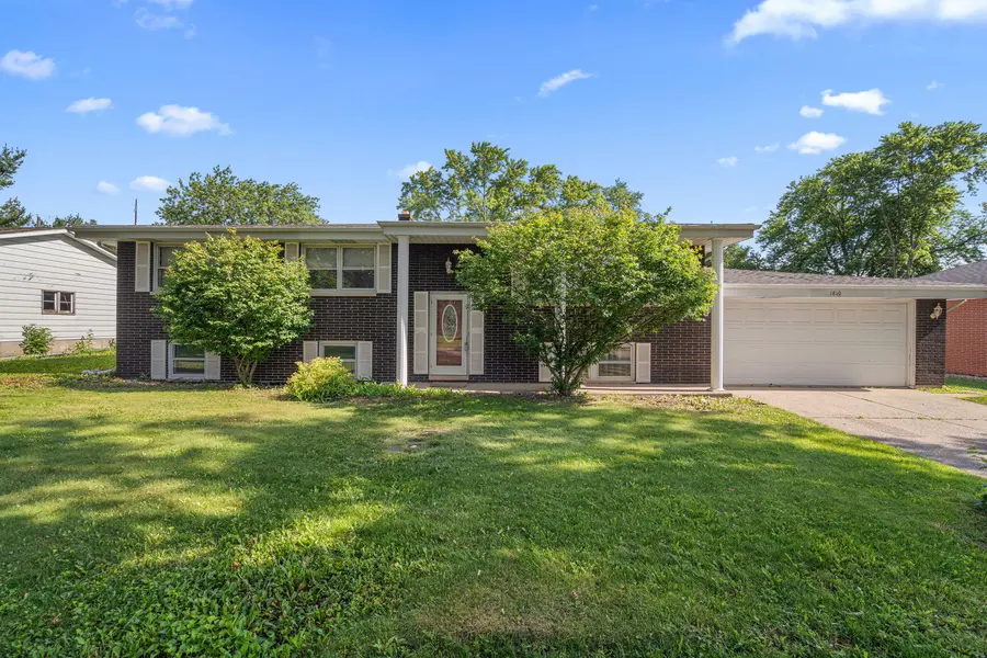1810 W 93rd PL, Crown Point, IN 46307