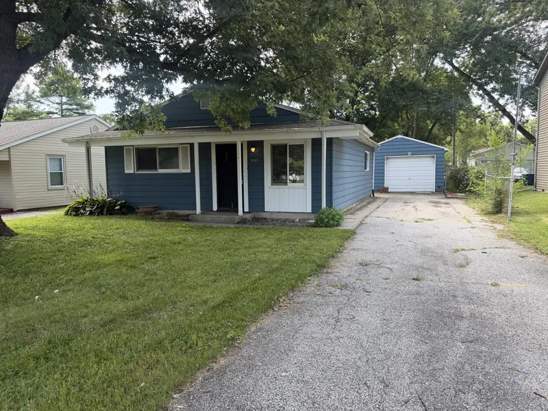 1025 W Porter AVE, Chesterton, IN 46304