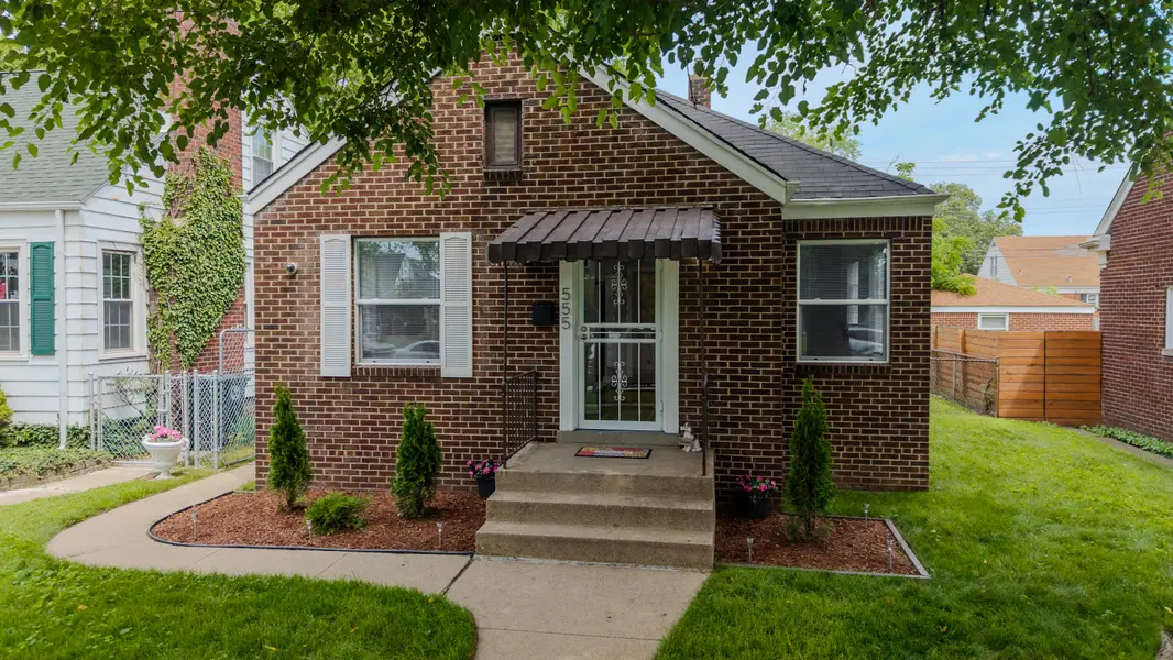 555 Taft PL, Gary, IN 46404