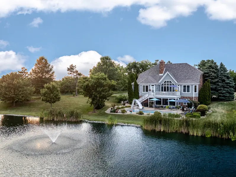 11255 Bell PL, Crown Point, IN 46307