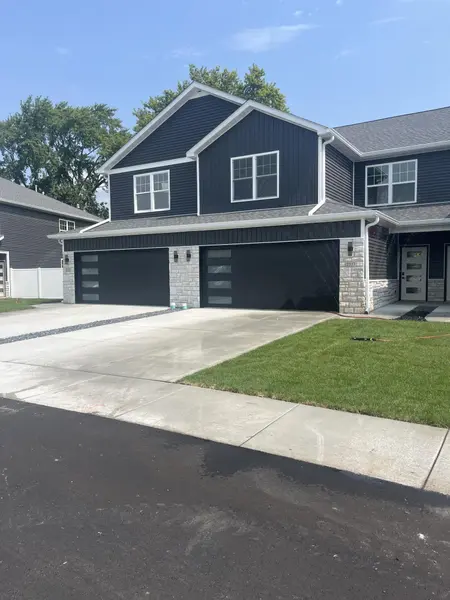 2537 Longwood DR, Highland, IN 46322