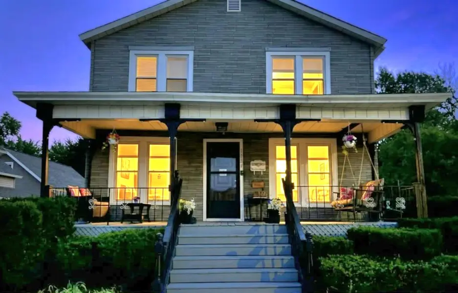 1924 Manhattan ST, Michigan City, IN 46360