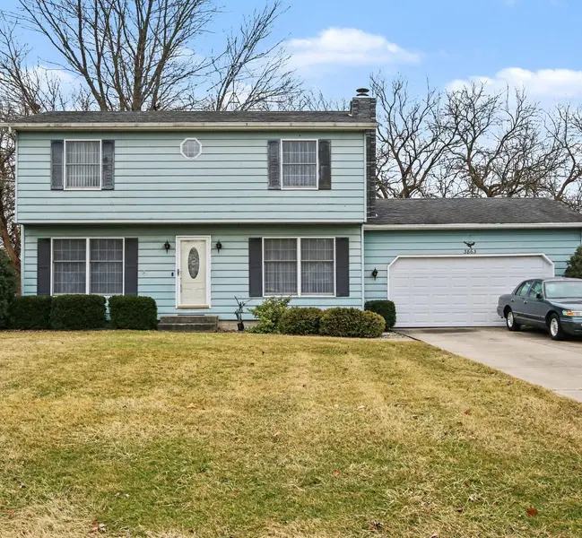 3863 Kingsway DR, Crown Point, IN 46307