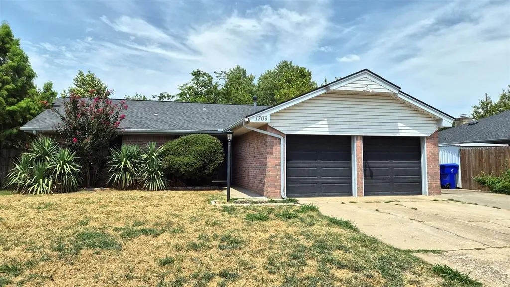 1709 Sandalwood DR, Norman, OK 73071