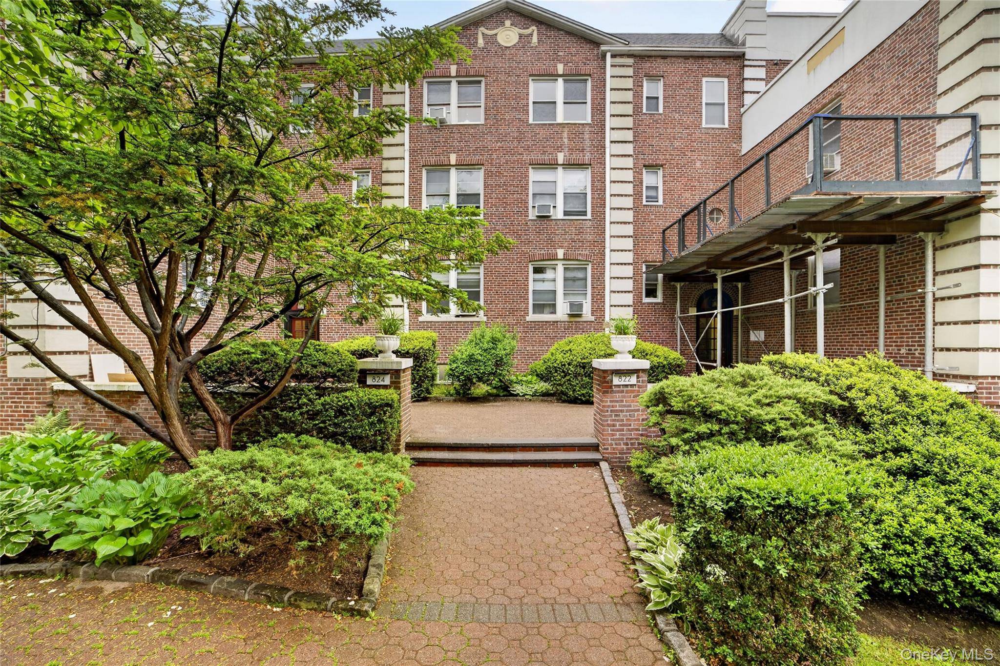 824 Palmer RD #1F, Bronxville, NY 10708