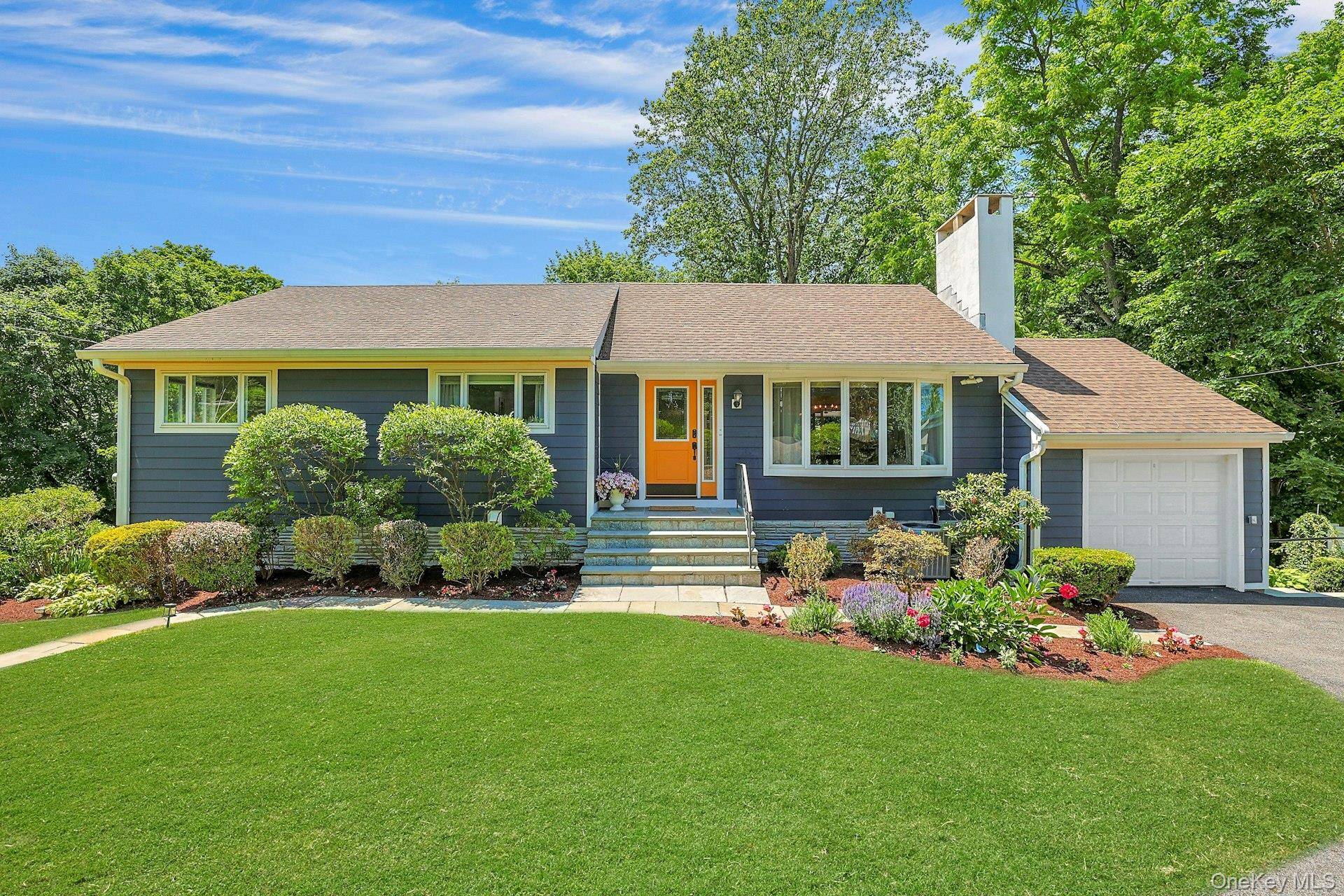 28 Summit PL, Pleasantville, NY 10570