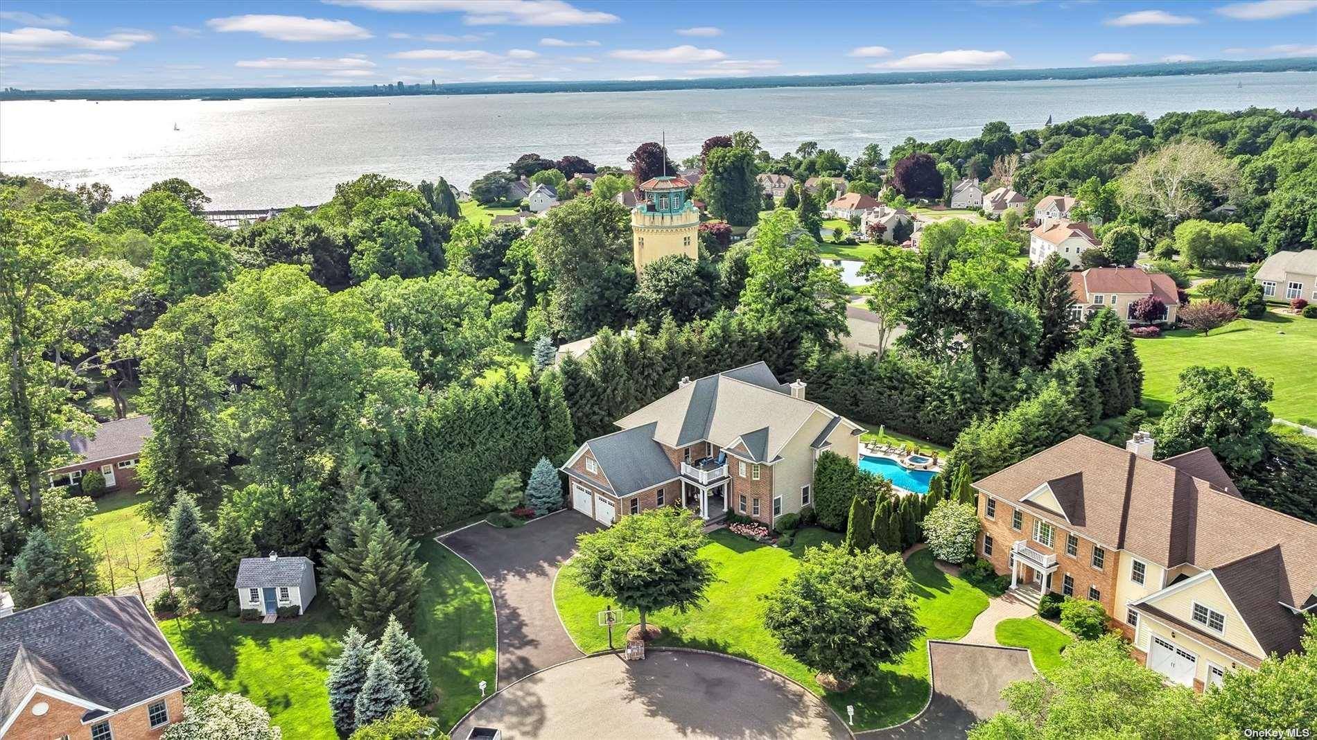 5 Sunview CT, Glen Cove, NY 11542