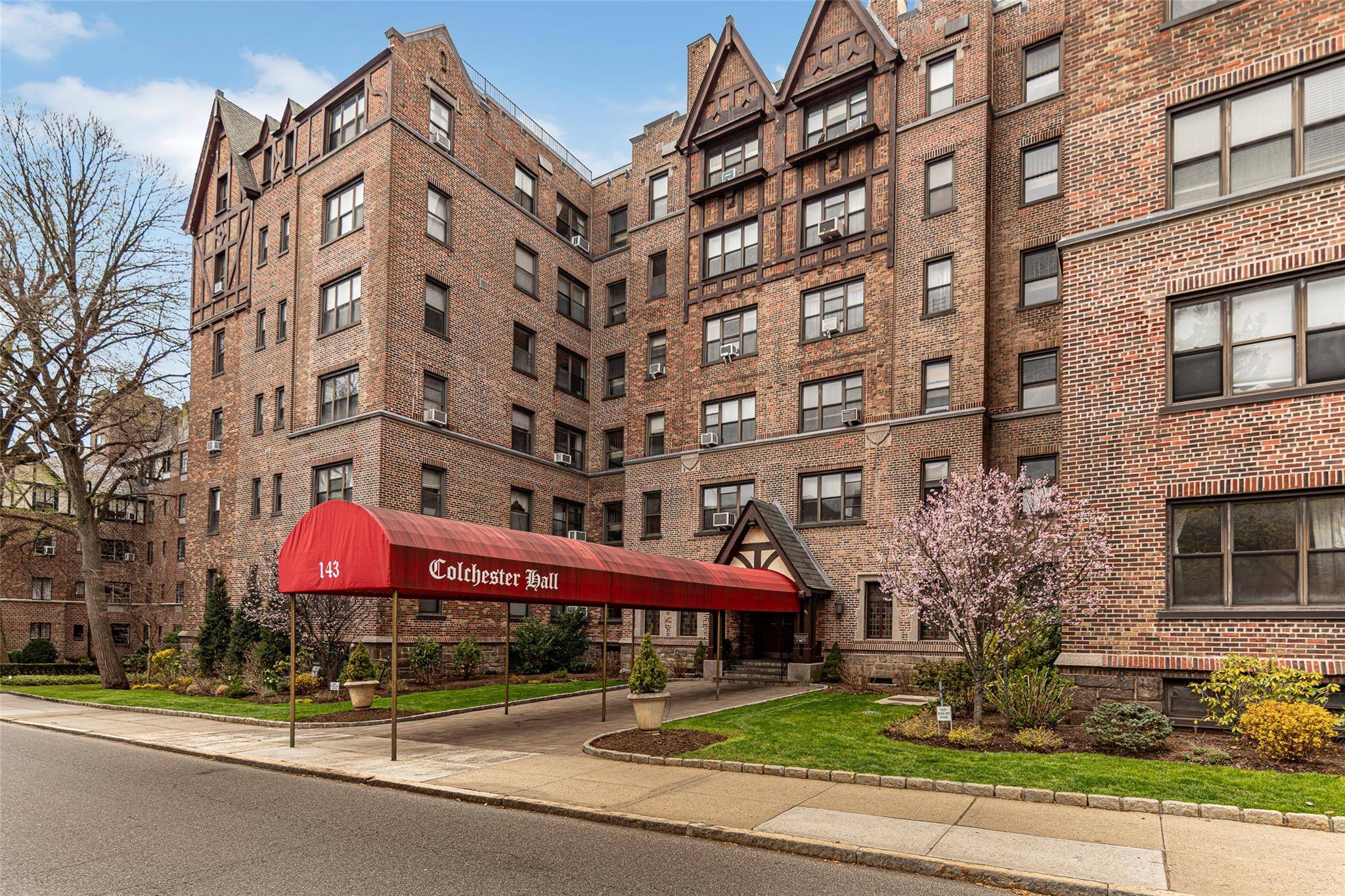 143 Garth RD #2D, Scarsdale, NY 10583