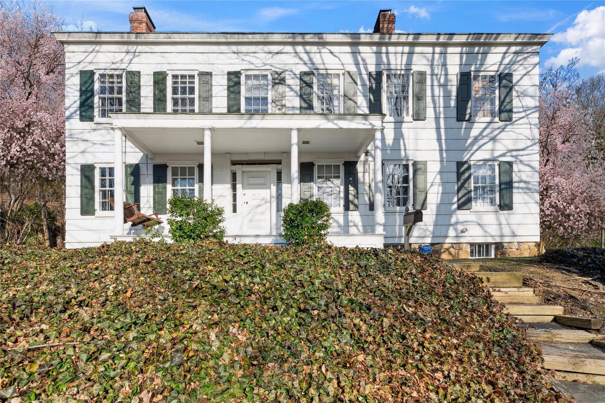 125 E Broadway, Roslyn, NY 11576