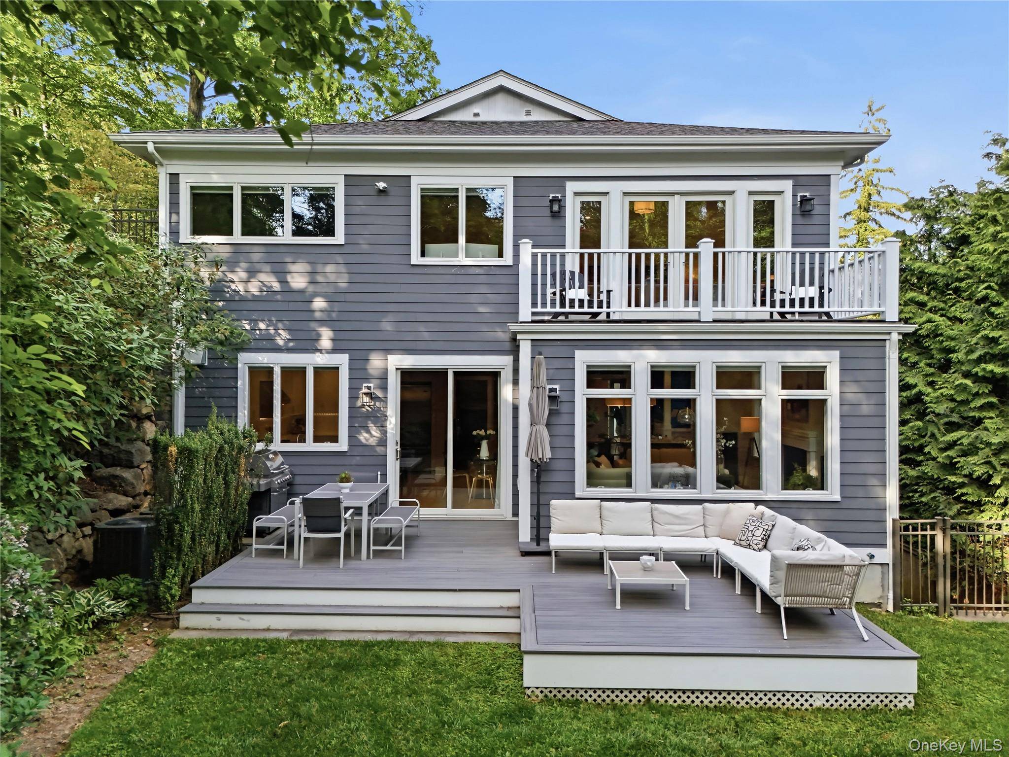 55 Harrison DR, Larchmont, NY 10538
