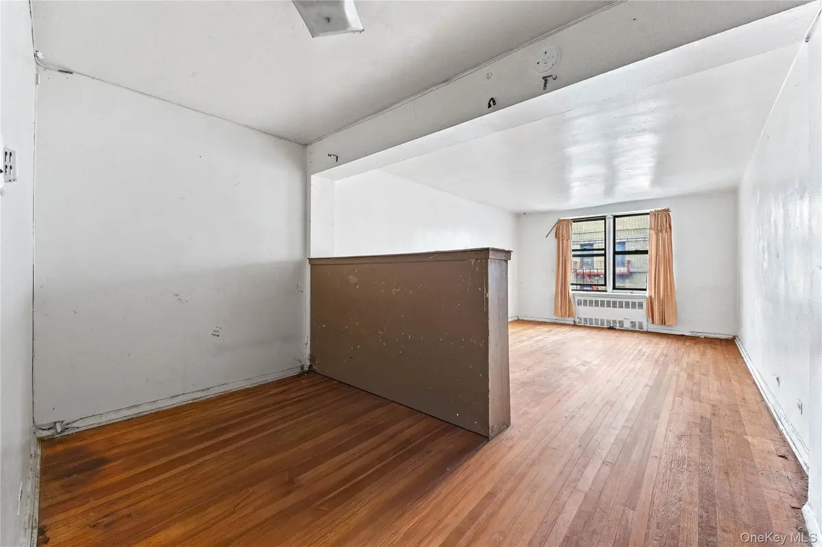 2830 Briggs AVE #5E, Bronx, NY 10458